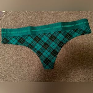 NWT~VS PINK Thong Underwear